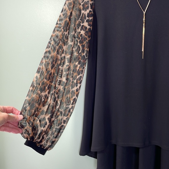 Loose tunic top with sheer balloon sleeves by Laura Size M -Like NEW - Picture 4 of 10